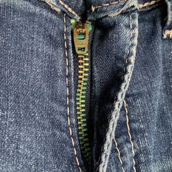 Miss Me Blue Lightly Distressed Boyfriend Capri Jeans - Picture 6 of 16